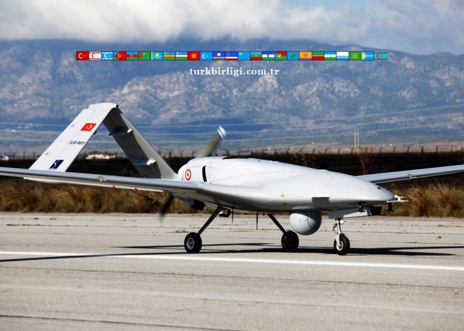 Türk yapımı Bayraktar TB2 drone, 16 Aralık 2019'da Kuzey Kıbrıs'taki bir askeri hava üssünde gösterildi